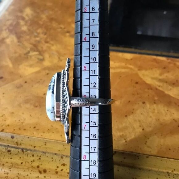 Natural White Buffalo Sterling Silver Ring Size 6 - Picture 5 of 10